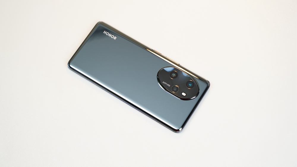 荣耀100 Pro开箱上手：全维度跃升再塑档位天花板