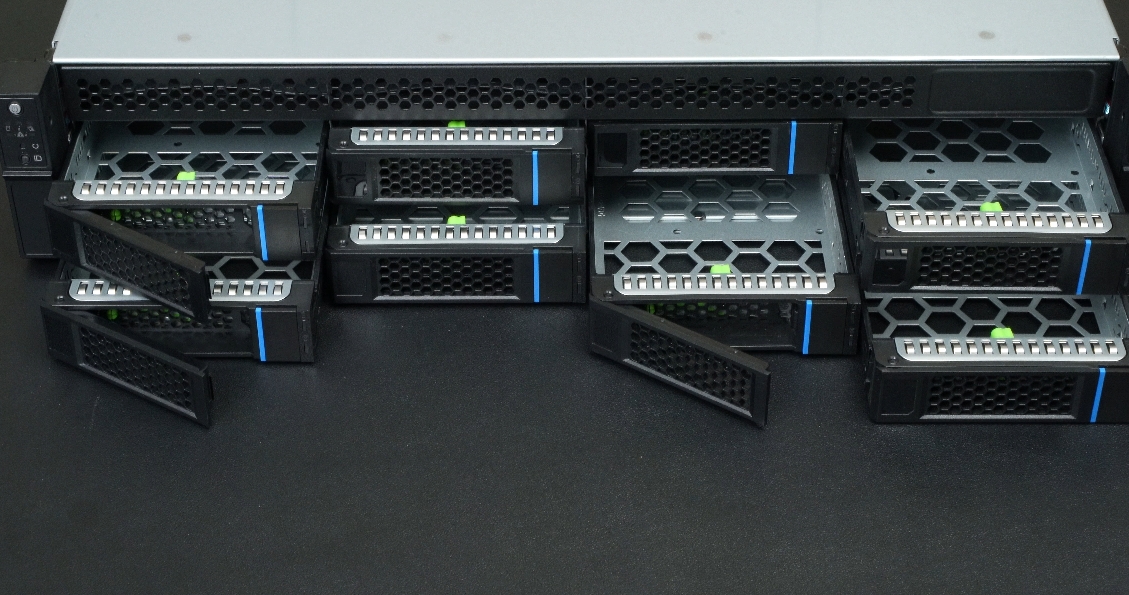 拓普龙M265-08开箱体验：引领2U级存储服务器机箱新潮流