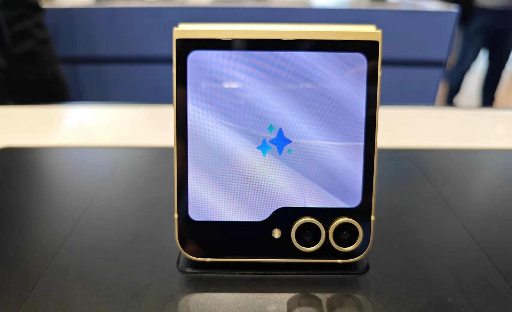 三星Galaxy Z Fold6/Flip6 真机上手 全新直边对称式设计